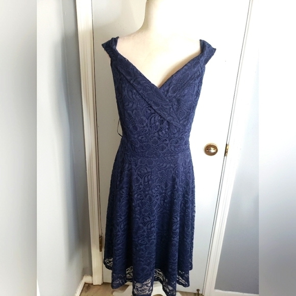 HOMRAIN Dress - Picture 1 of 7